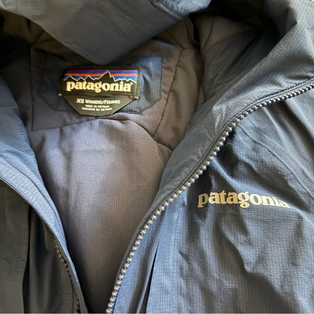 Patagonia Calcite Women's Jacket in Classic Navy - Picture 4 of 7